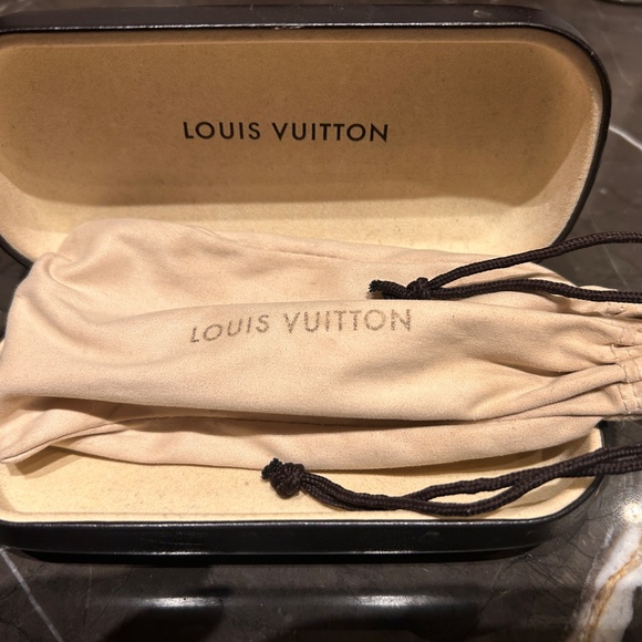Louis Vuitton sunglasses - Picture 7 of 8
